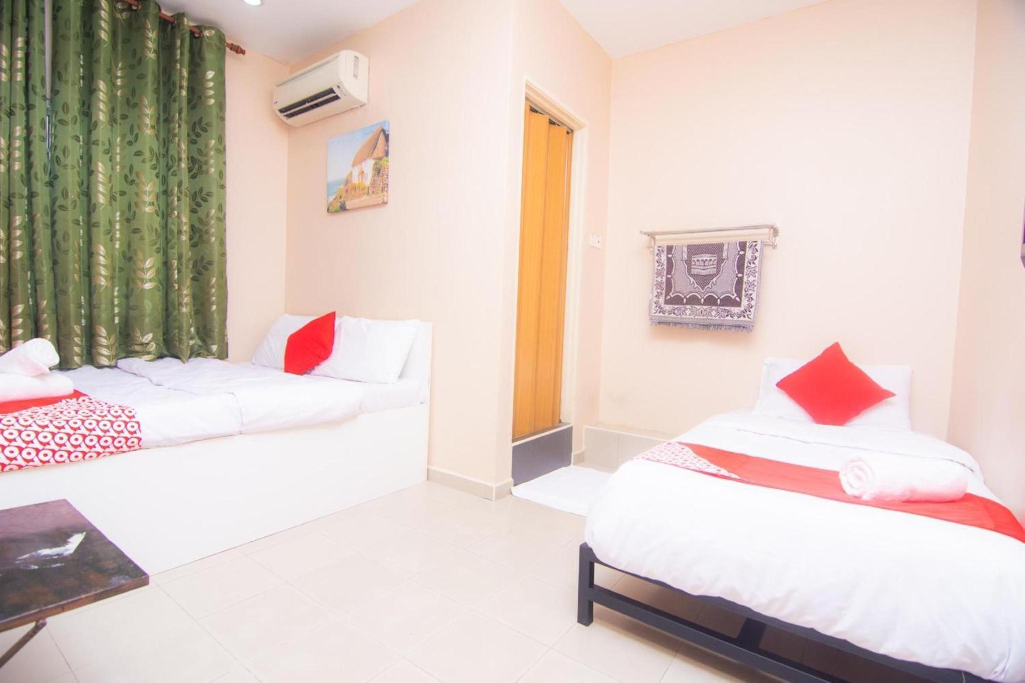 Oyo 1224 Hotel Hajah Rohayah Tanjong Malim Exterior photo